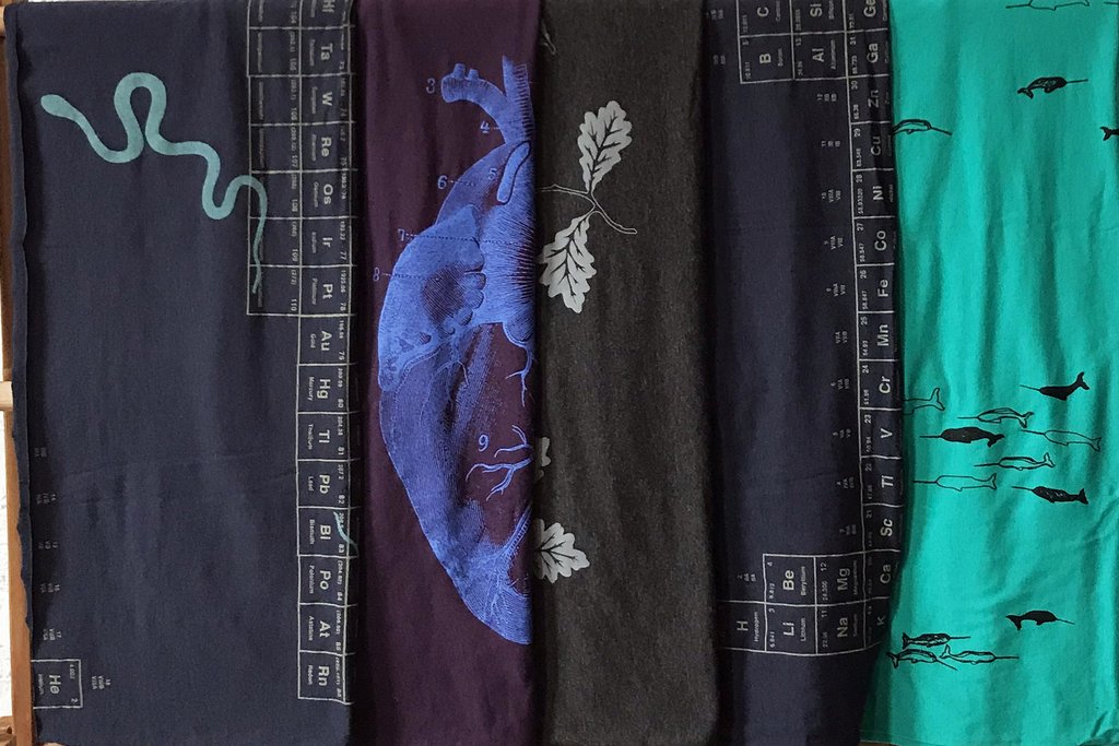 Smoking Lily Victoria Boutique logo