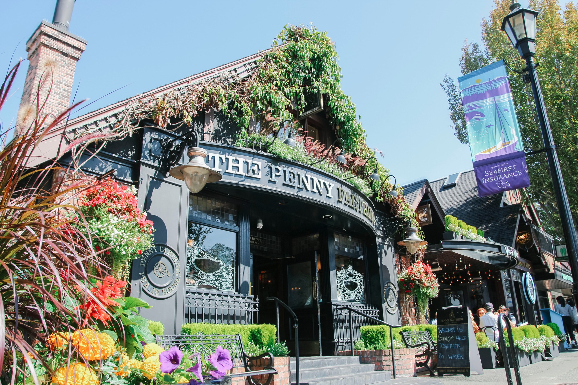 Penny Farthing Public House logo