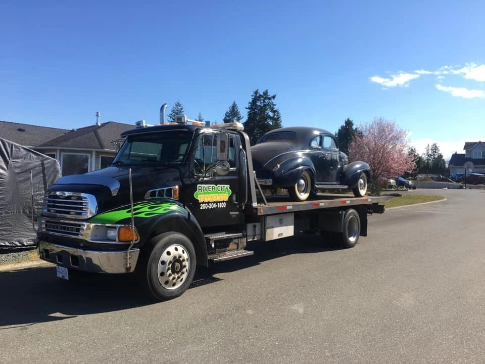 River city towing logo